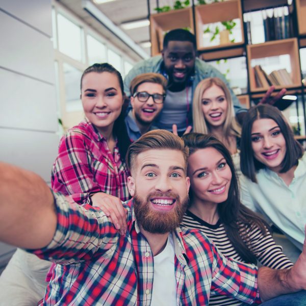 Ich will (internationale) Mitarbeitende einstellen und habe Fragen